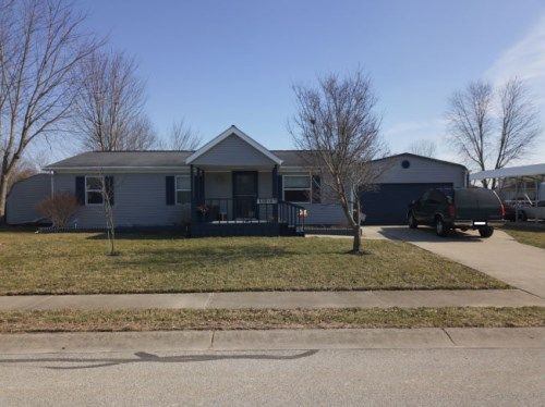 1093 WHIPPORWILL DR, Seymour, IN 47274