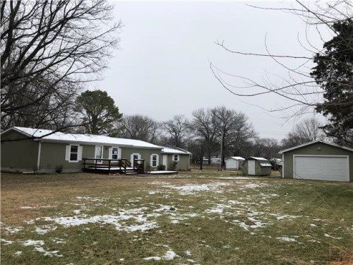 310 S 6th St, Deepwater, MO 64740