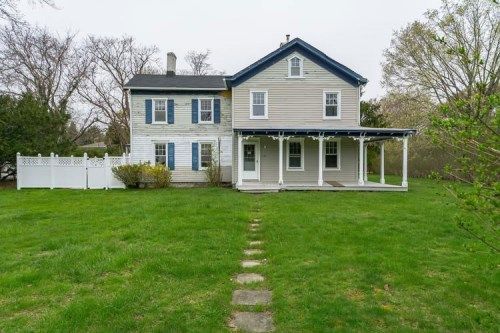 155 Hampton Rd, Southampton, NY 11968