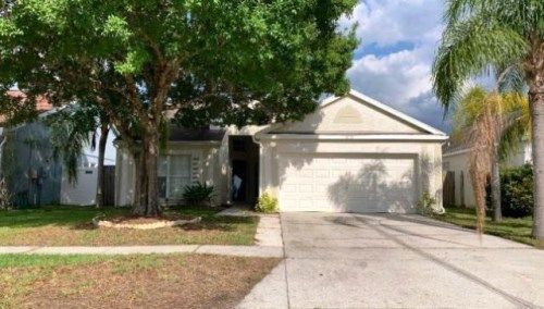 18133 Leafwood Cir, Lutz, FL 33558