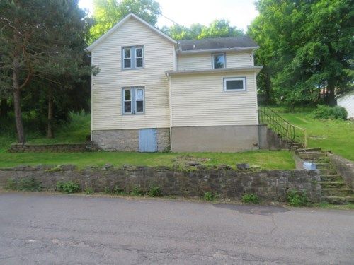 12 New Hampshire St, Newton, NJ 07860