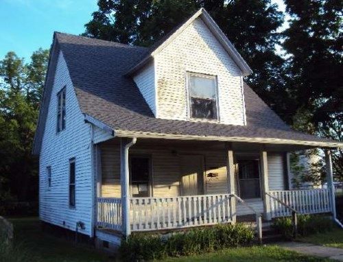 414 E Division St, Dowagiac, MI 49047