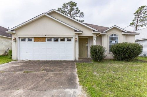 2437 Gulf Breeze Ave, Pensacola, FL 32507