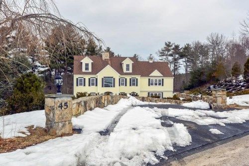 45 Fox Hill Cir, Marshfield, MA 02050