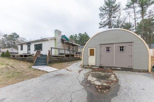 29 Hatch Rd, Pembroke, MA 02359