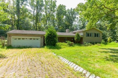 291 Federal Rd, Monroe Township, NJ 08831