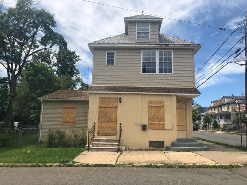 377 Lee Ave, New Brunswick, NJ 08901