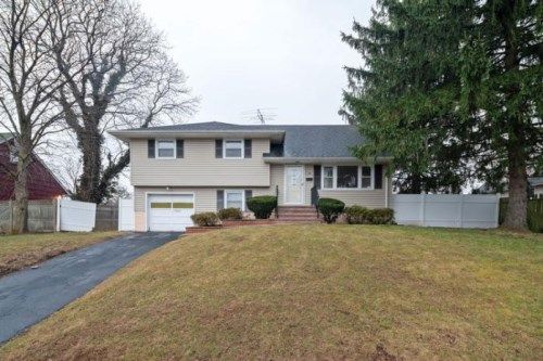 133 Oakland Ave, Somerset, NJ 08873