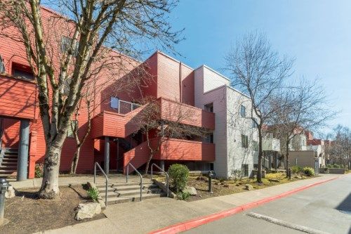 730 Nw Naito Pkwy Unit E-16, Portland, OR 97209