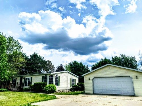 1622 E Colony Rd, Saint Johns, MI 48879