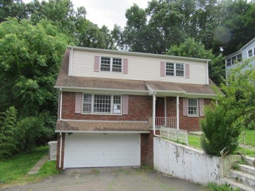 28 Macfarlan Ave, Hawthorne, NJ 07506