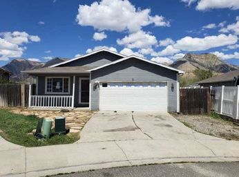 8 Aspen Ct, Parachute, CO 81635