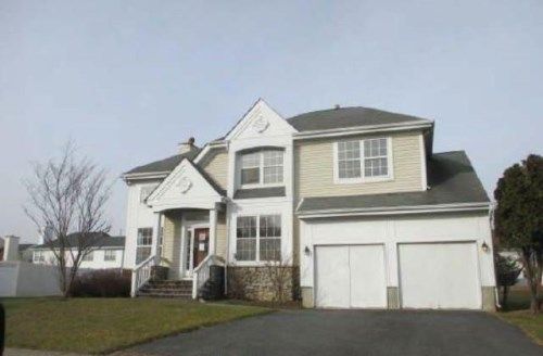 10 Winchester Ct, Matawan, NJ 07747