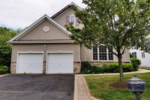 39 Hardenbergh St, Somerset, NJ 08873