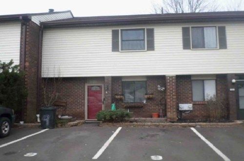 9 Village Pl Unit 9-V, Hatboro, PA 19040