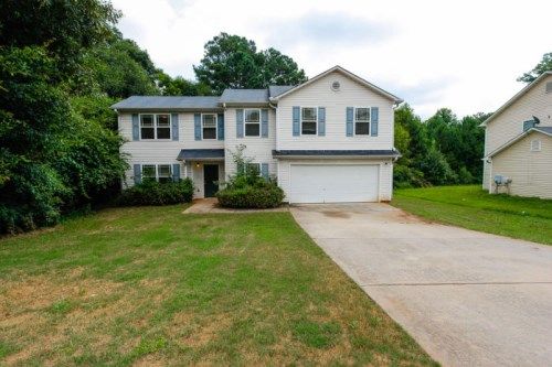 4772 Tuong Yen Ct, Forest Park, GA 30297