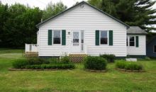 9 Taylor St Lincoln, ME 04457