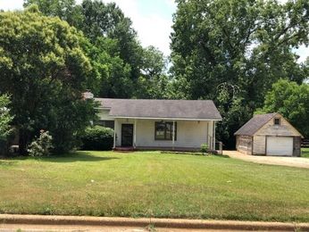 2038 Harmon St, Montgomery, AL 36107