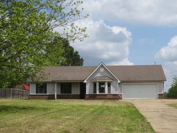 195 Cheyenne Rd, Millington, TN 38053