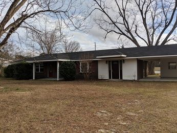 233 Broadway Ave, Ashford, AL 36312