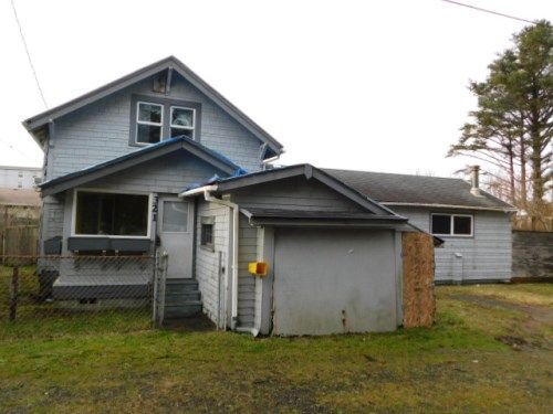 321 N Beacon St, Rockaway Beach, OR 97136