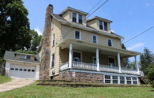 803 9th St, Windber, PA 15963