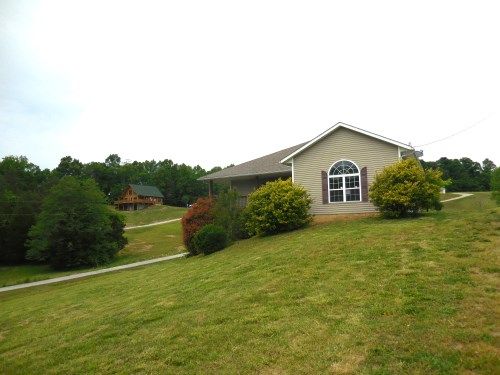 3592 Blue Springs Rd, Strawberry Plains, TN 37871