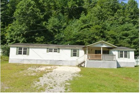 7786 Bobs Br, Thelma, KY 41260