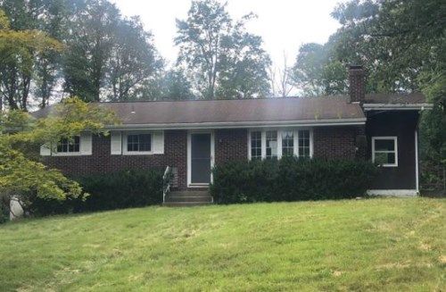 231 Gordon Dr, Lake Ariel, PA 18436