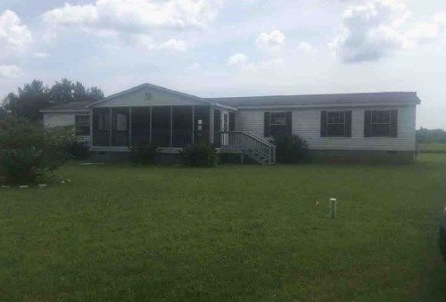 33123 Haden Cir, Pungoteague, VA 23422