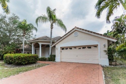 19162 Cloister Lake Ln, Boca Raton, FL 33498