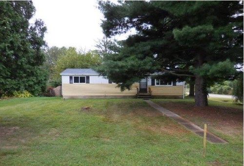 390 Kenneth Dr, Plainwell, MI 49080