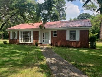 328 Chisolm Drive, Selma, AL 36701