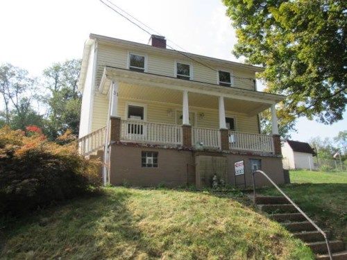 31 Penn St, Manor, PA 15665