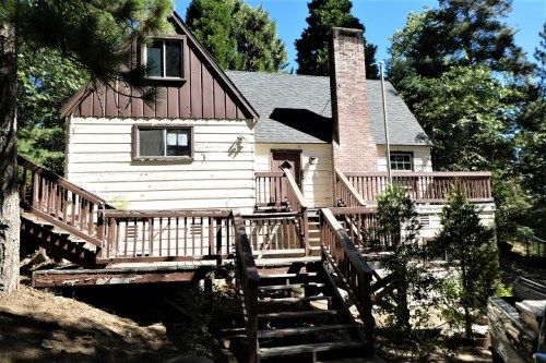 283 Walnut Dr, Lake Arrowhead, CA 92352