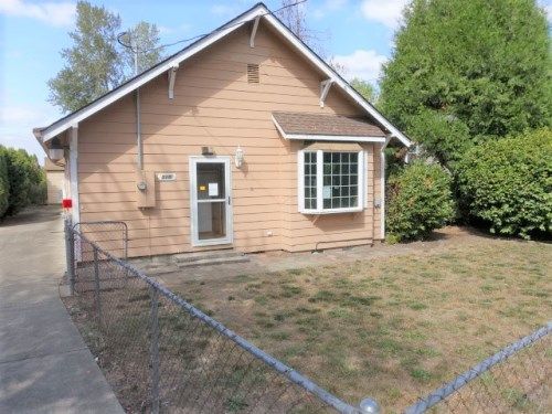 528 1/2 Liberty St, Silverton, OR 97381