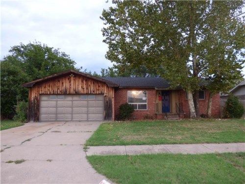 1912 N Canary Ln, Altus, OK 73521