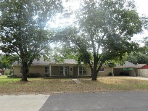 200 Birdsong St, Kilgore, TX 75662