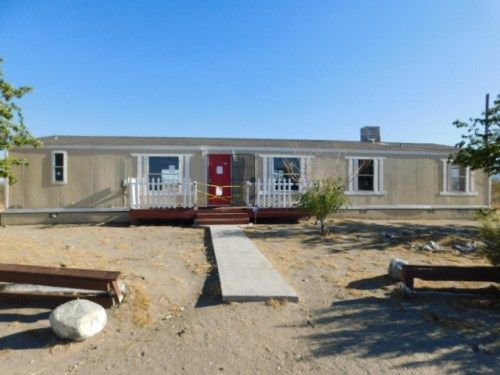 4575 Dos Palmas Rd, Phelan, CA 92371