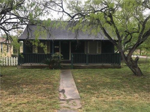 513 E 3rd St, Bishop, TX 78343