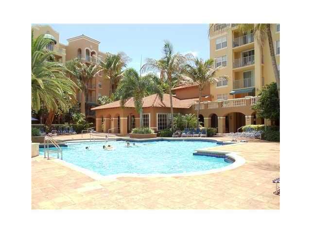 19555 E Country Club Dr # 8204, Miami, FL 33180