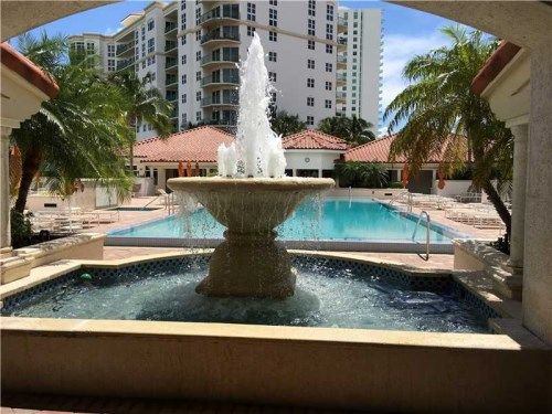 19900 E Country Club Dr # 612, Miami, FL 33180