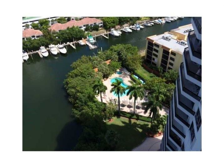 192 NE 3400 # 1810, Miami, FL 33180