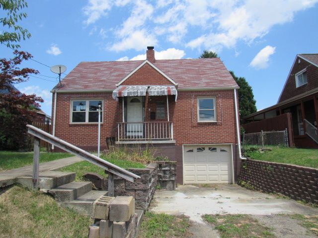 2230 Duchess Ave, West Mifflin, PA 15122