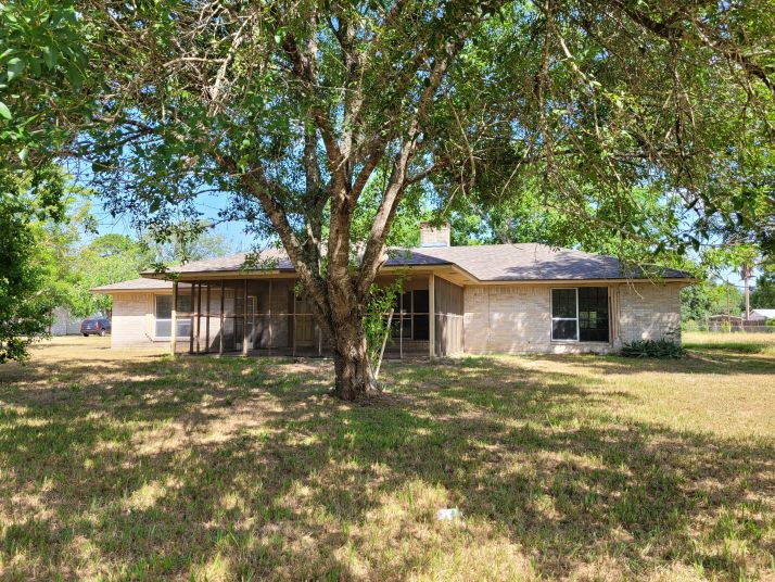 114 Crestview Dr, Victoria, TX 77905