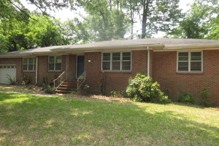 109w Crest Rd, Bessemer, AL 35023