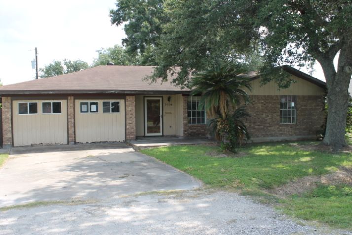 3000 Ash Ave, Groves, TX 77619