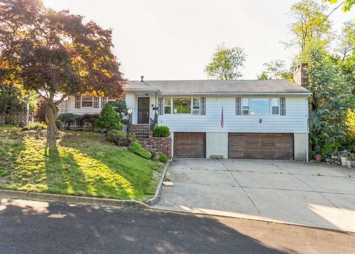 23 HILLSIDE AVE, Monroe Township, NJ 08831