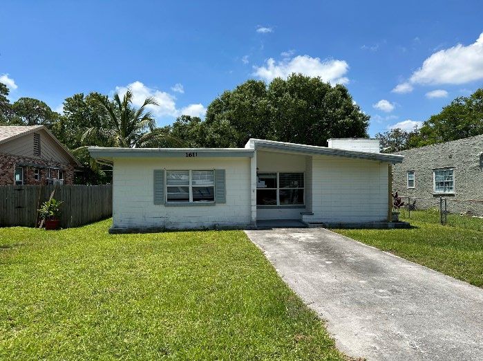 1611 Paseo Ave, Fort Pierce, FL 34982