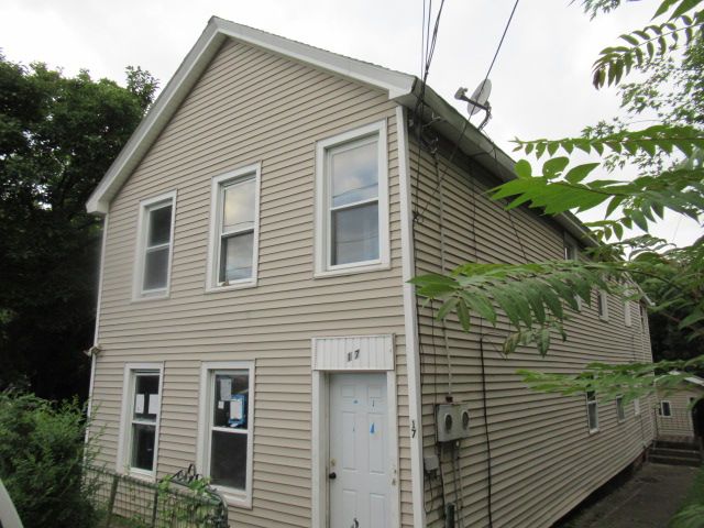 17 Glen Avenue  02, Watervliet, NY 12189